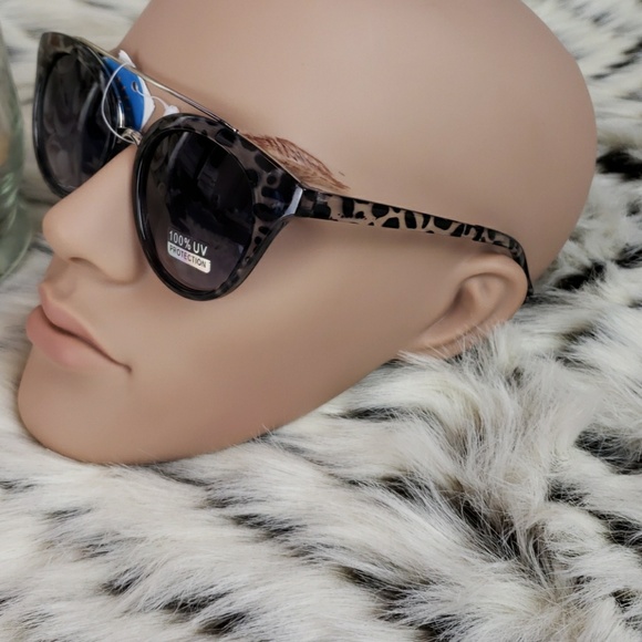 Retro Cat Eye Clear Animal Print Sunglasses - Picture 4 of 7